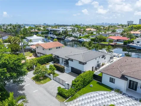 2010 NE 122nd Road North Miami FL 33181