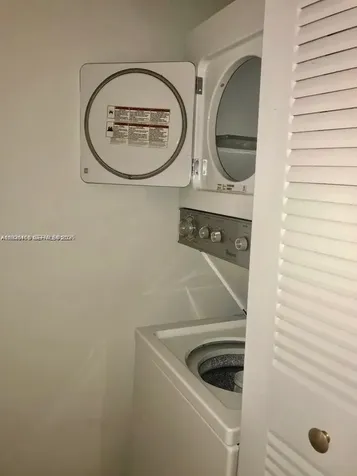 1560 Meridian Avenue Miami Beach FL 33139
