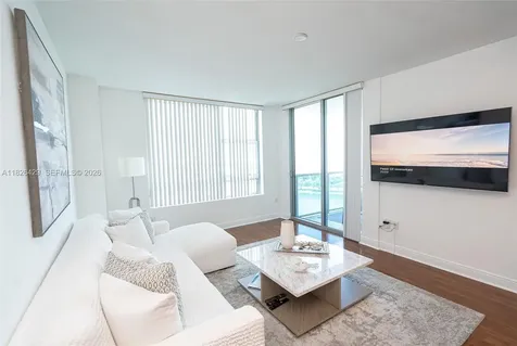 2641 N Flamingo Road Sunrise FL 33323