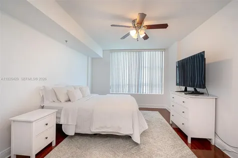 2641 N Flamingo Road Sunrise FL 33323