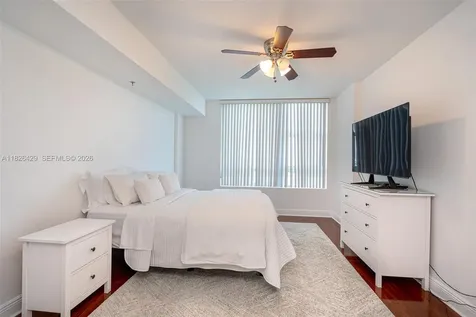 2641 N Flamingo Road Sunrise FL 33323
