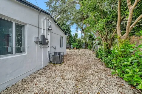 1901 NW 86th Terrace Miami FL 33147