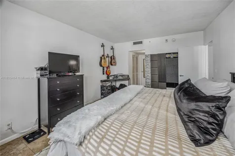 3000 S Ocean Drive Hollywood FL 33019