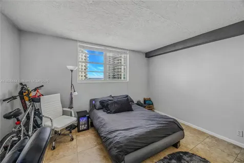 3000 S Ocean Drive Hollywood FL 33019