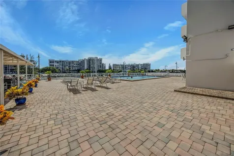 3000 S Ocean Drive Hollywood FL 33019