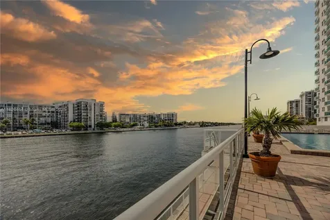 3000 S Ocean Drive Hollywood FL 33019
