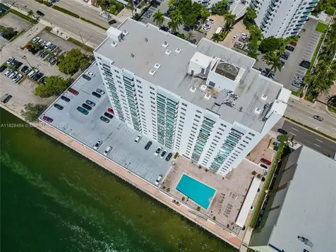 3000 S Ocean Drive Hollywood FL 33019