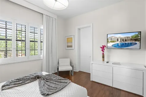 17866 Lake Azure Way Boca Raton FL 33496