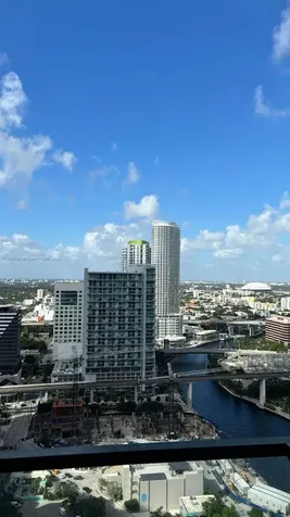 68 SE 6th Street Miami FL 33131