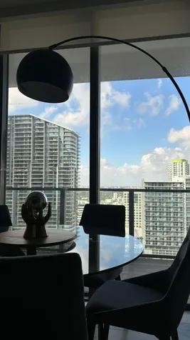 68 SE 6th Street Miami FL 33131