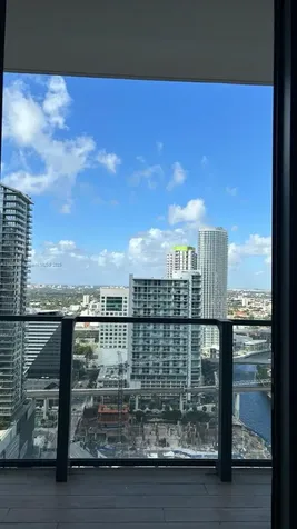 68 SE 6th Street Miami FL 33131