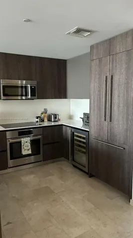 68 SE 6th Street Miami FL 33131
