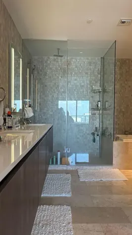 68 SE 6th Street Miami FL 33131