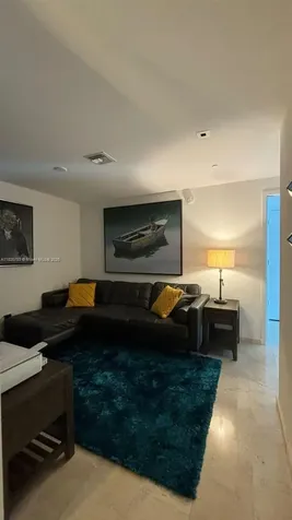 68 SE 6th Street Miami FL 33131