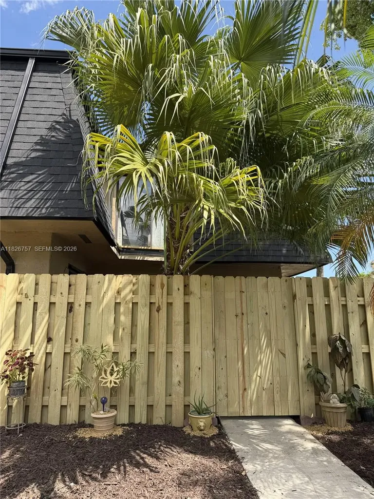 14260 SW 94th Circle Lane Miami FL 33186