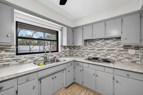 3202 Pierce Street Hollywood FL 33021