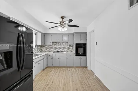 3202 Pierce Street Hollywood FL 33021