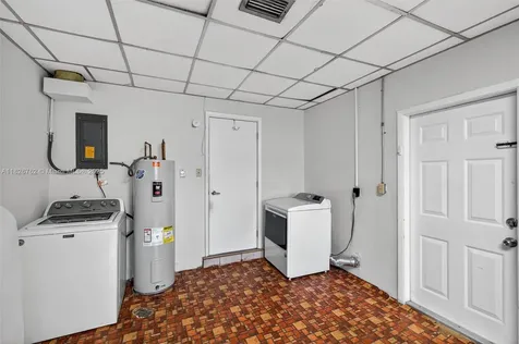 3202 Pierce Street Hollywood FL 33021