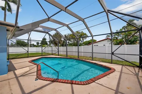 3202 Pierce Street Hollywood FL 33021