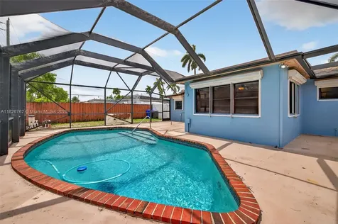 3202 Pierce Street Hollywood FL 33021