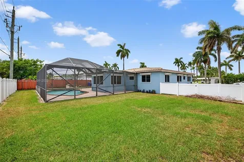 3202 Pierce Street Hollywood FL 33021