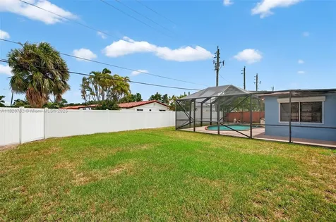3202 Pierce Street Hollywood FL 33021