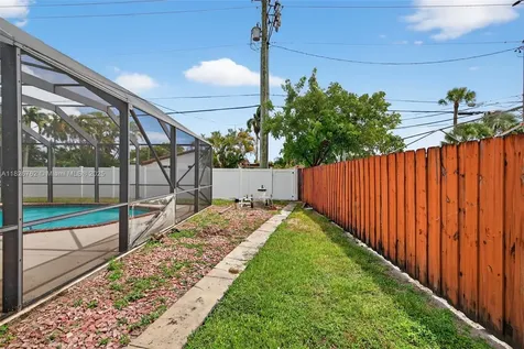 3202 Pierce Street Hollywood FL 33021
