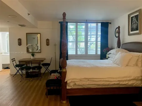 100 Lincoln Road Miami Beach FL 33139