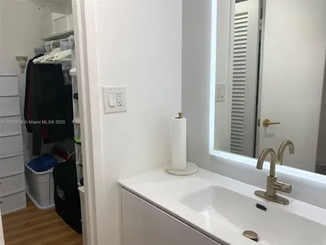 100 Lincoln Road Miami Beach FL 33139