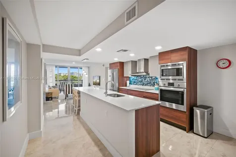 9261 E Bay Harbor Drive Bay Harbor Islands FL 33154