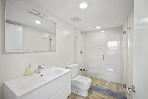 9261 E Bay Harbor Drive Bay Harbor Islands FL 33154