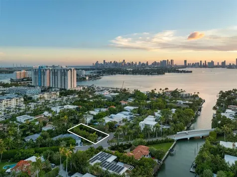 2121 Regatta Avenue Miami Beach FL 33140