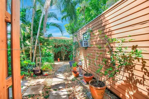 861 Oleander Drive Plantation FL 33317