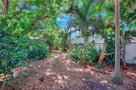 861 Oleander Drive Plantation FL 33317