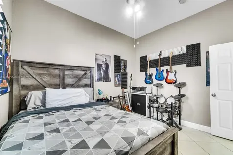 16934 SW 215th Terrace Miami FL 33187