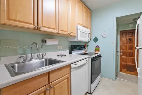 3880 NW 2nd Terrace Miami FL 33126