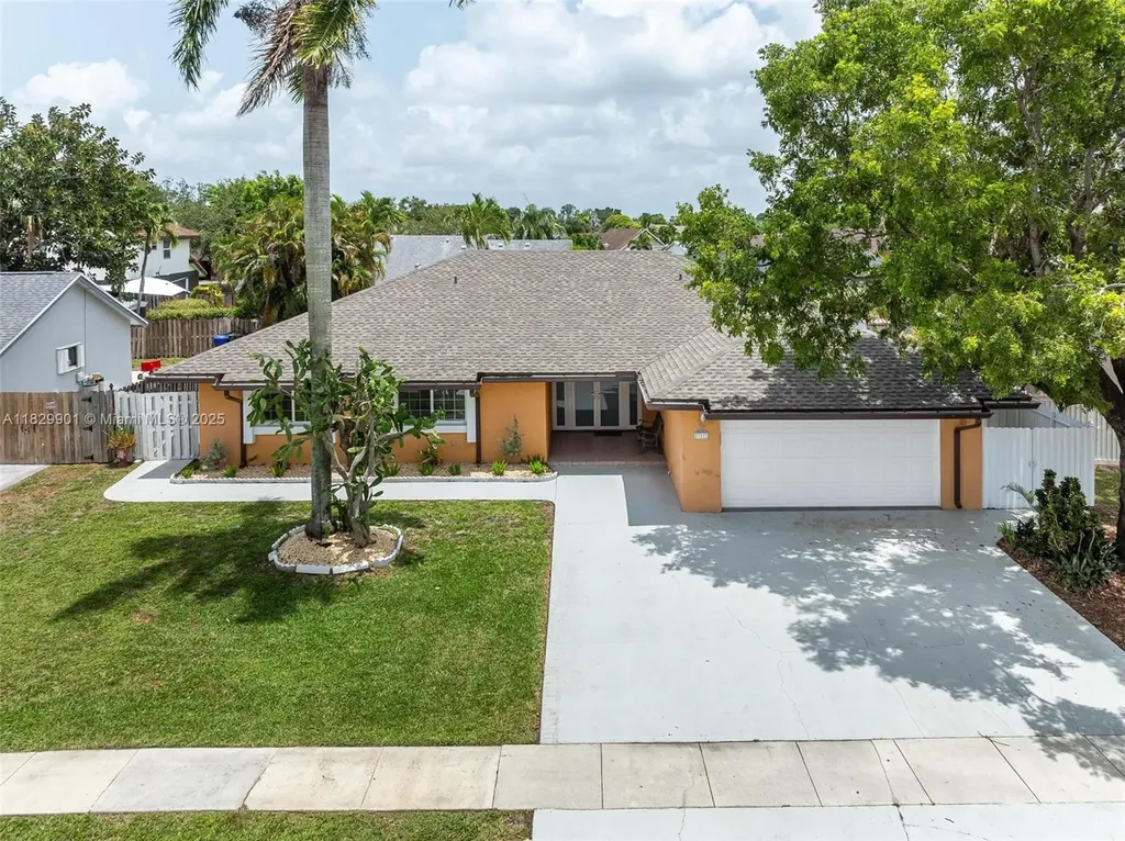 721 SW 96th Avenue Pembroke Pines FL 33025