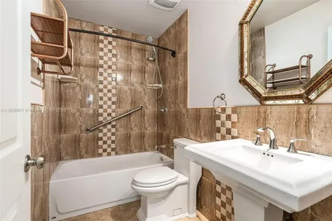 721 SW 96th Avenue Pembroke Pines FL 33025