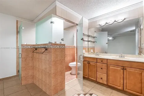 721 SW 96th Avenue Pembroke Pines FL 33025