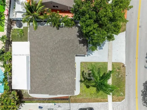 721 SW 96th Avenue Pembroke Pines FL 33025