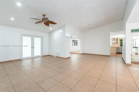 721 SW 96th Avenue Pembroke Pines FL 33025