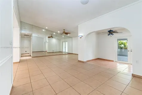 721 SW 96th Avenue Pembroke Pines FL 33025