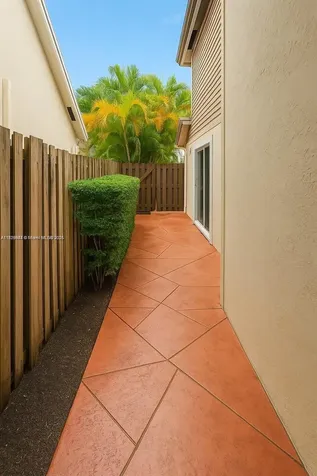 5114 SW 153rd Place N Miami FL 33185