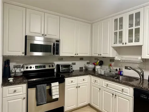 100 Bayview Drive Sunny Isles Beach FL 33160