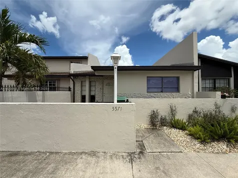 5571 NW 194th Lane Miami Gardens FL 33055
