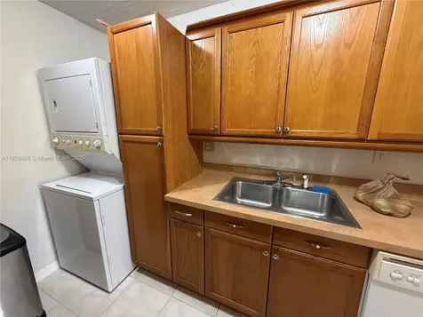 5571 NW 194th Lane Miami Gardens FL 33055