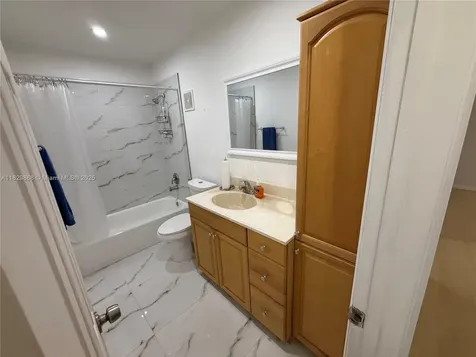 5571 NW 194th Lane Miami Gardens FL 33055