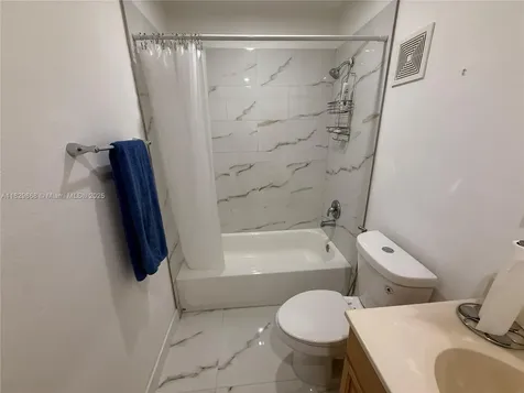5571 NW 194th Lane Miami Gardens FL 33055