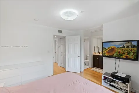 2811 NE 185th Street Aventura FL 33180