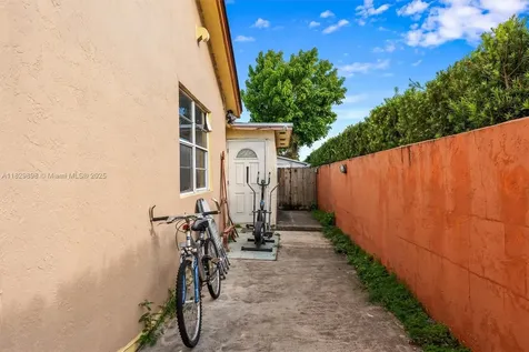 14240 SW 19th Terrace Miami FL 33175
